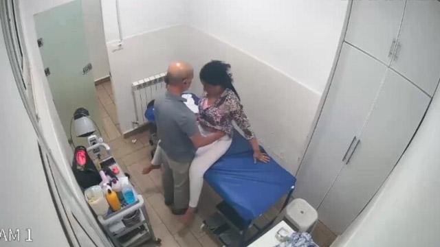 Old Doctor Sex – Clinic Pussy Licking